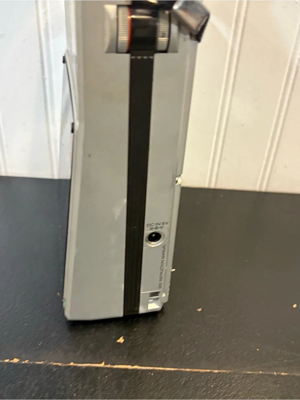 Sony Watchman Model FD-40A Black & White Analog Portable Television